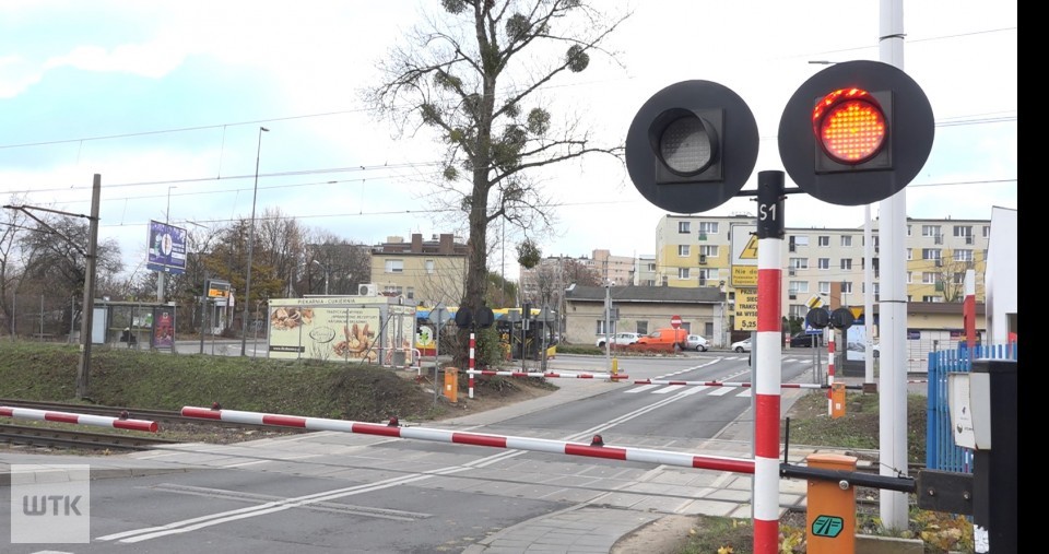 Przejście pod torami na Dębcu. Poczekamy dłużej?